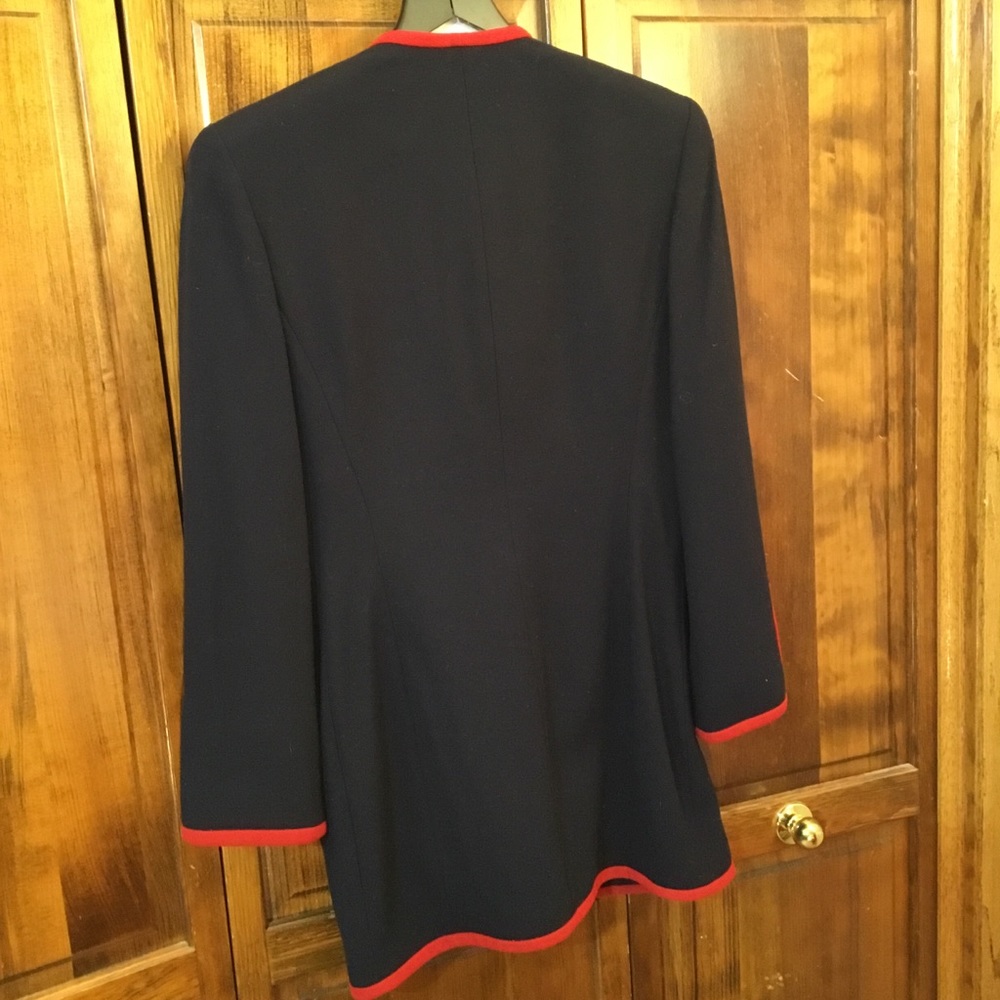 Gorgeous collarless blazer by Ellen Tracy, size 4P, wool. Faux split cuffs - Picture 4 of 5